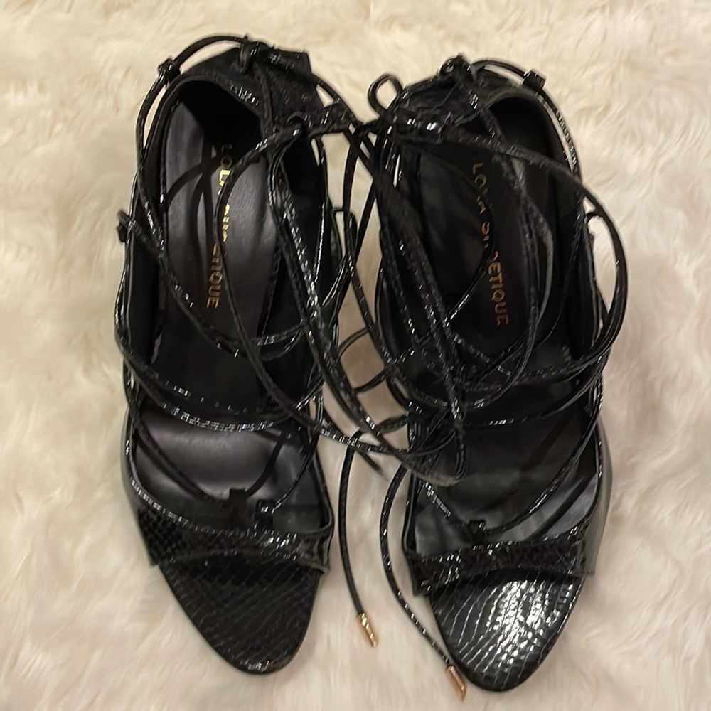 Lola Shoetique 8 strappy heels